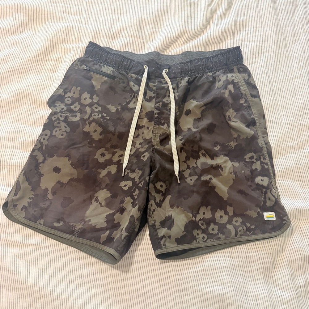 Vuori Men's Banks Shorts - Camo